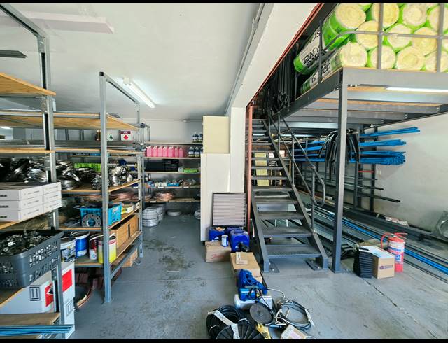 302M² WAREHOUSE FOR SALE IN KYA SANDS